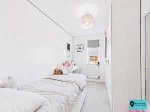 Bedroom- click for photo gallery